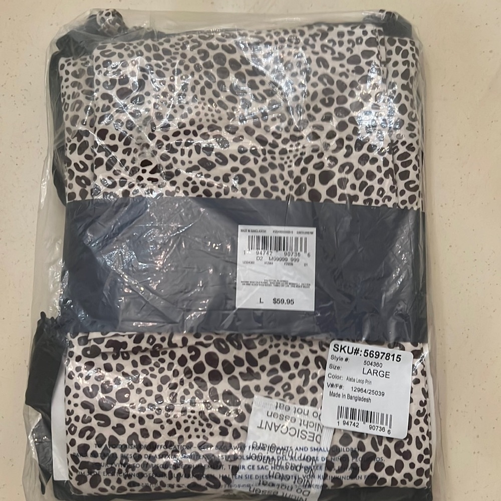 Land’s End ladies 2 piece long sleeve pajama set size L